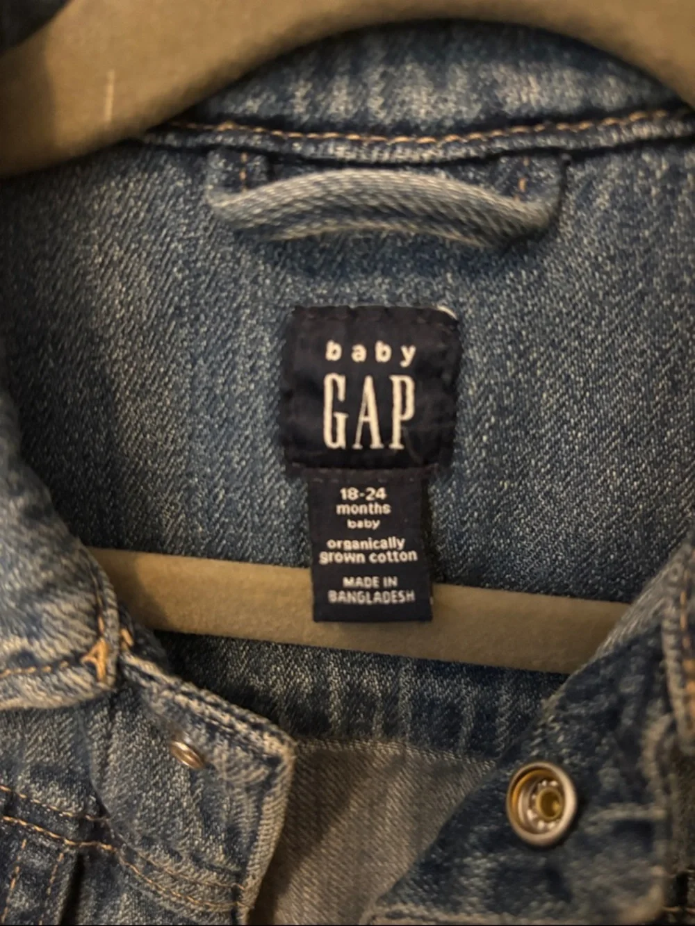 GAP stylish medium